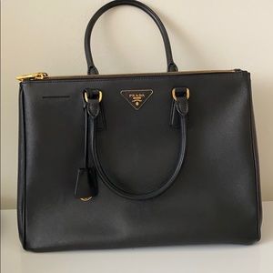 Prada ‘Galleria’ Bag
